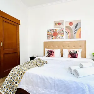  Apartment Olive Service Dlf Galleria India